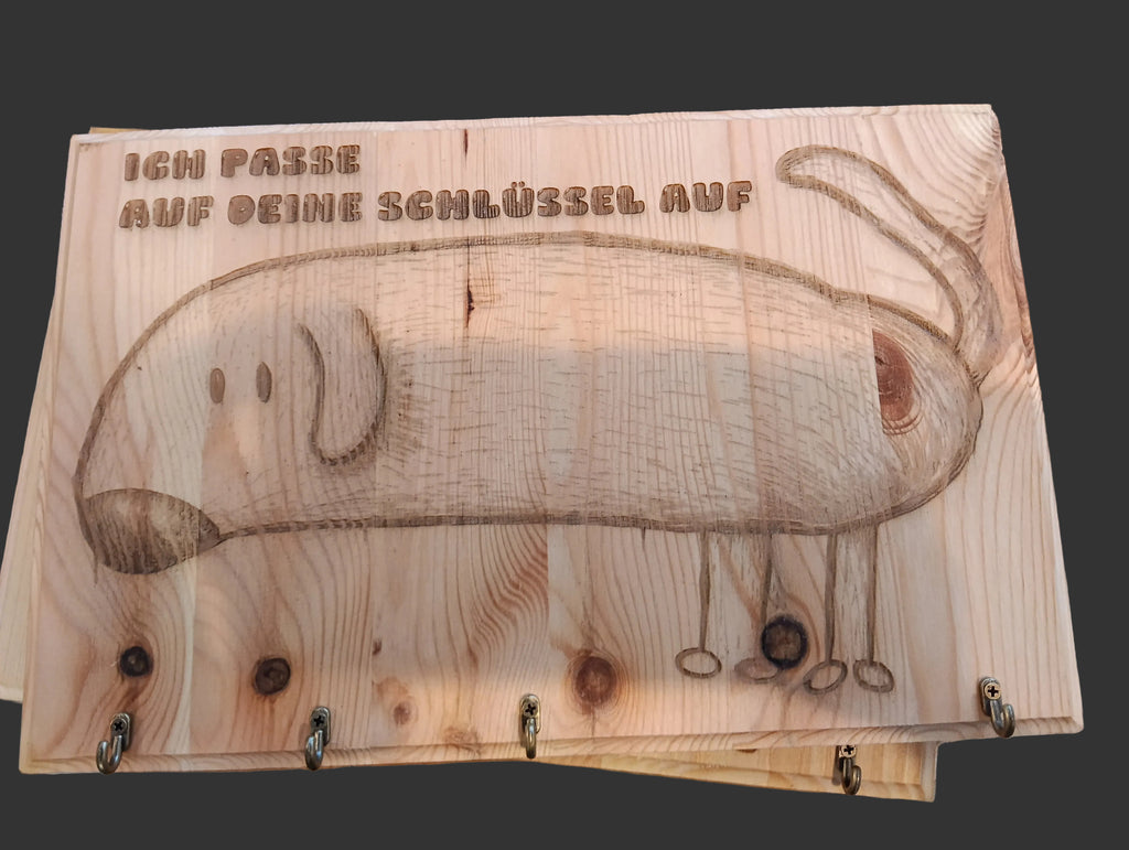 🐶 Schlüsselboard aus Kiefernholz – Langer Hund